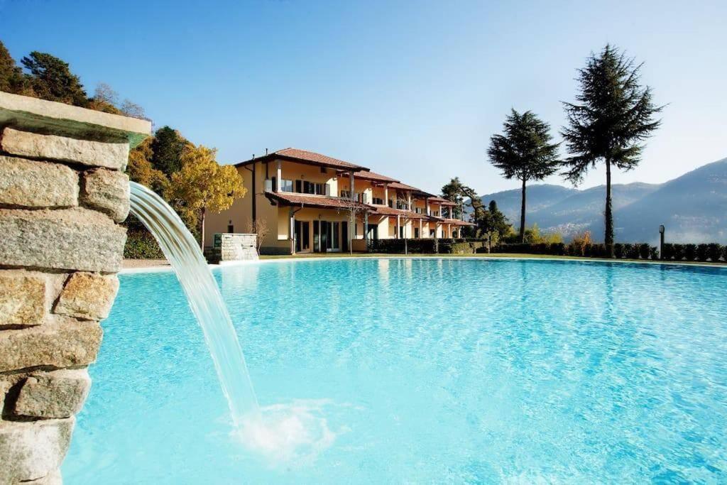 2-1 Of 11 In An Exclusive By Italian Appartement *